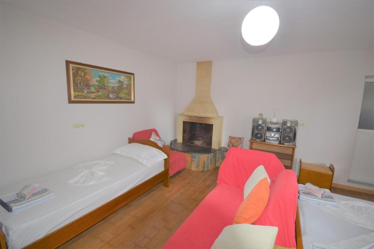 Villa Shqiponja Sarandë Eksteriør billede